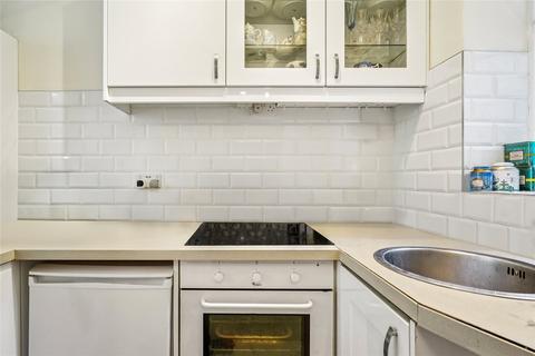 Flat 1, 17 Dancer Road, London, SW6 4DU