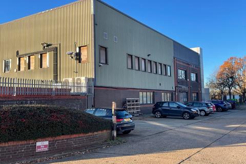 Industrial unit to rent, 8­-9 Lismirrane Industrial Park, Elstree Road Elstree WD6 3EE