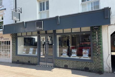Retail property (high street) to rent, 152 High St Berkhamsted HP4 3AT
