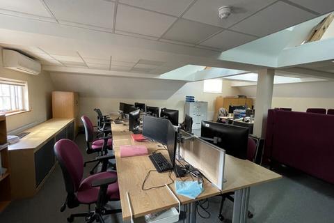 Office to rent, Church St Chesham HP5 1DJ