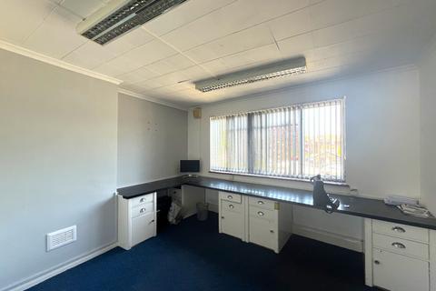 Office to rent, 35 Woodside Rd Amersham HP6 6AA