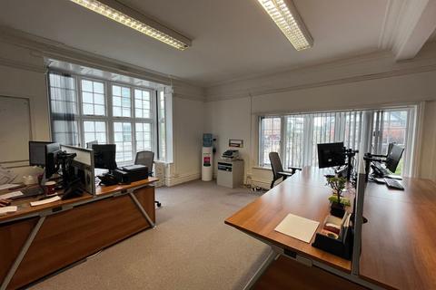Office to rent, 16-17 High St Tring HP23 5AH