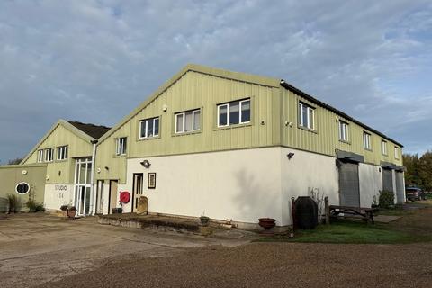 Distribution warehouse to rent, Mill Ln Pulborough RH20 1LA