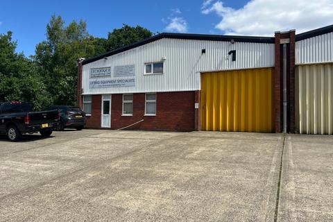 Warehouse to rent, Unit 1 Gillmans Industrial Estate, Natts Ln Billingshurst RH14 9EZ