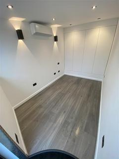 Industrial development to rent, 92A Forest Rd Loughton IG10 1EQ