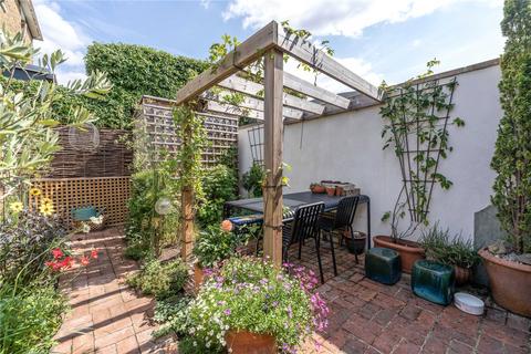 20 Sandycoombe Road, Twickenham, TW1 2LX