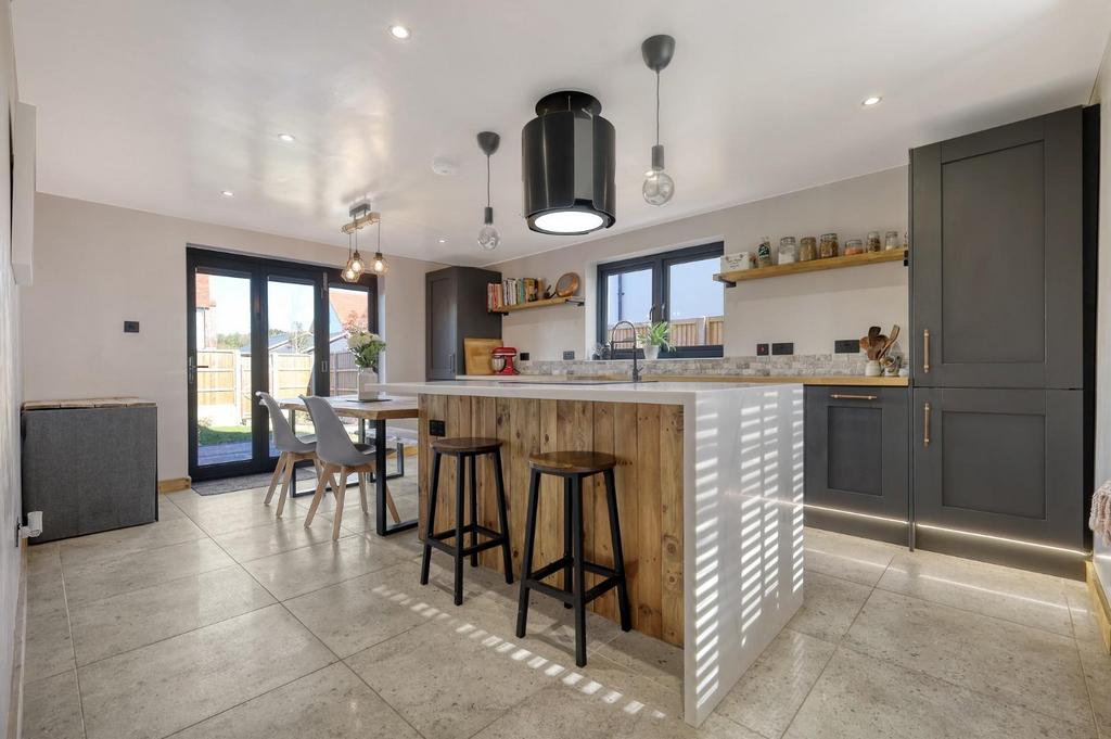 Kitchen/Dining Room