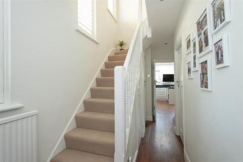 71 Borkwood Way, Orpington, BR6 9PE