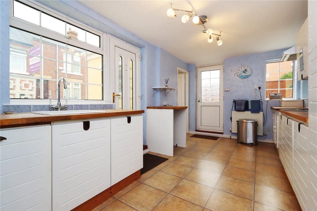Kitchen Pic 1