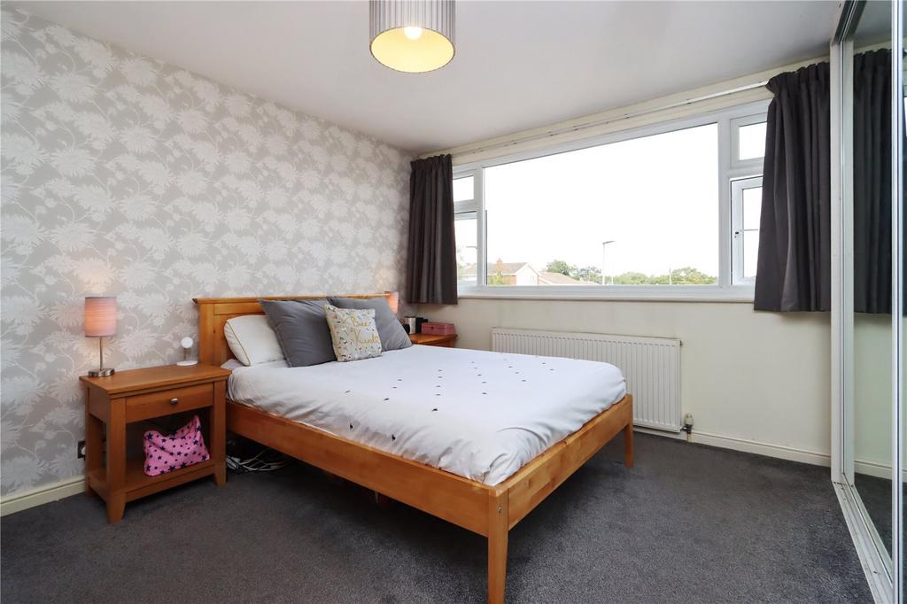 Bedroom 1 Pic 2