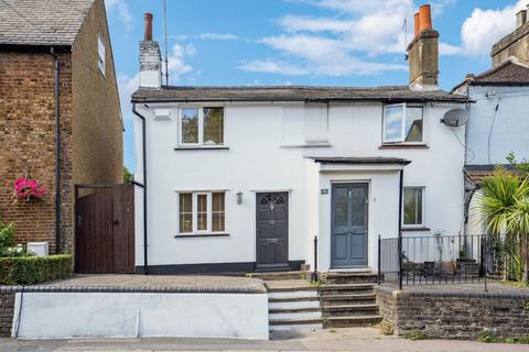2 bedroom end of terrace house for sale, Aldenham Road, Bushey, WD23
