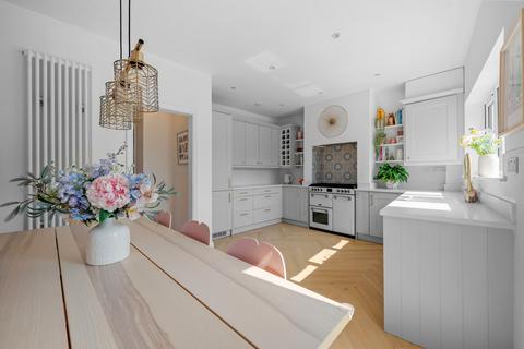 9 Albany Road, Chislehurst, BR7 6BG