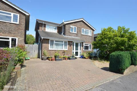 32 Westleas, Horley, RH6 8AF