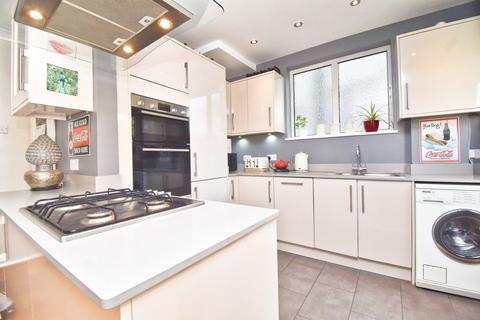 3 bedroom semi-detached house for sale, Braycourt Avenue, Walton-on-Thames, KT12