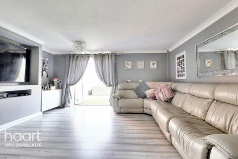 3 bedroom terraced house for sale, Scott Avenue, Rainham