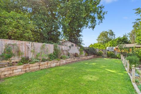 4 bedroom detached house for sale, Amersham Road, Chalfont St Peter, Buckinghamshire, SL9