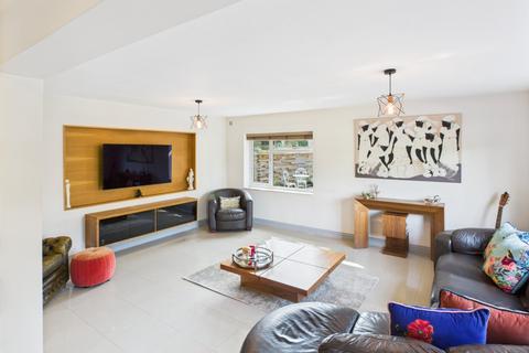 4 bedroom detached house for sale, Amersham Road, Chalfont St Peter, Buckinghamshire, SL9
