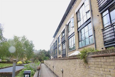 2 bedroom flat to rent, Ferry Lane, Brentford, TW8