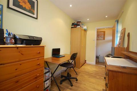 undefined, Rabournmead Drive, Northolt UB5