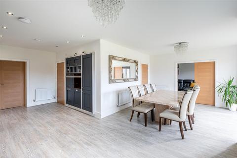 5 bedroom detached house to rent, Lund Sikes Grove, Stamford Bridge