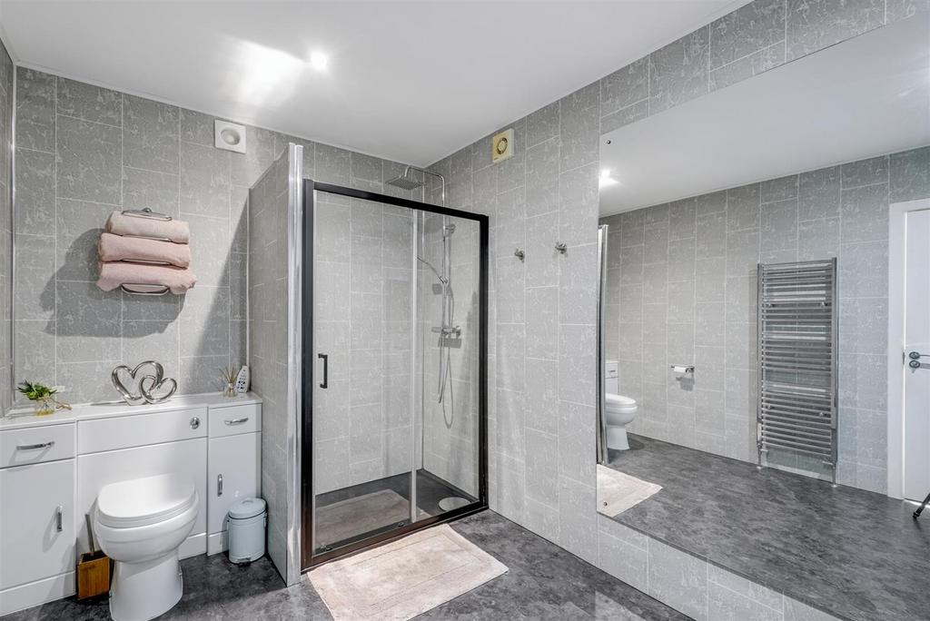 En-Suite Bedroom