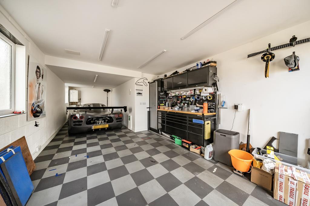 Garage