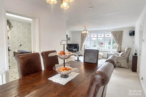 29 Chiltern Close, Shaw, Oldham, OL2 7RL