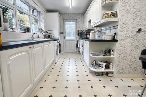 29 Chiltern Close, Shaw, Oldham, OL2 7RL