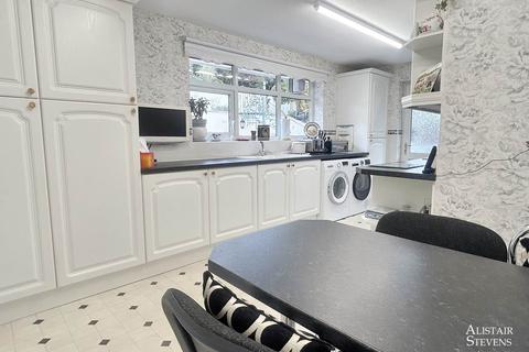 29 Chiltern Close, Shaw, Oldham, OL2 7RL