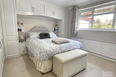 29 Chiltern Close, Shaw, Oldham, OL2 7RL