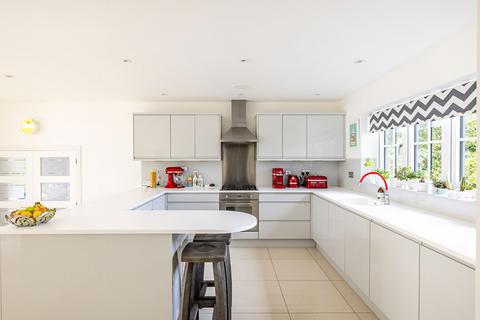 4 bedroom detached house for sale, Swan Lane, Edenbridge, TN8