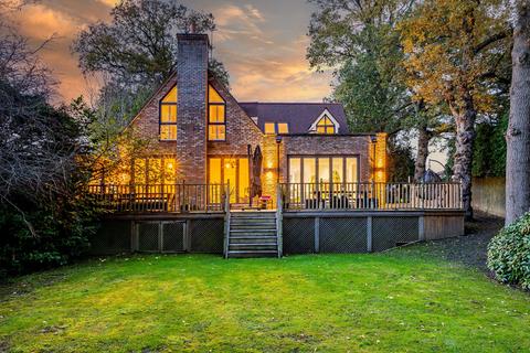 4 bedroom detached house for sale, Swan Lane, Edenbridge, TN8