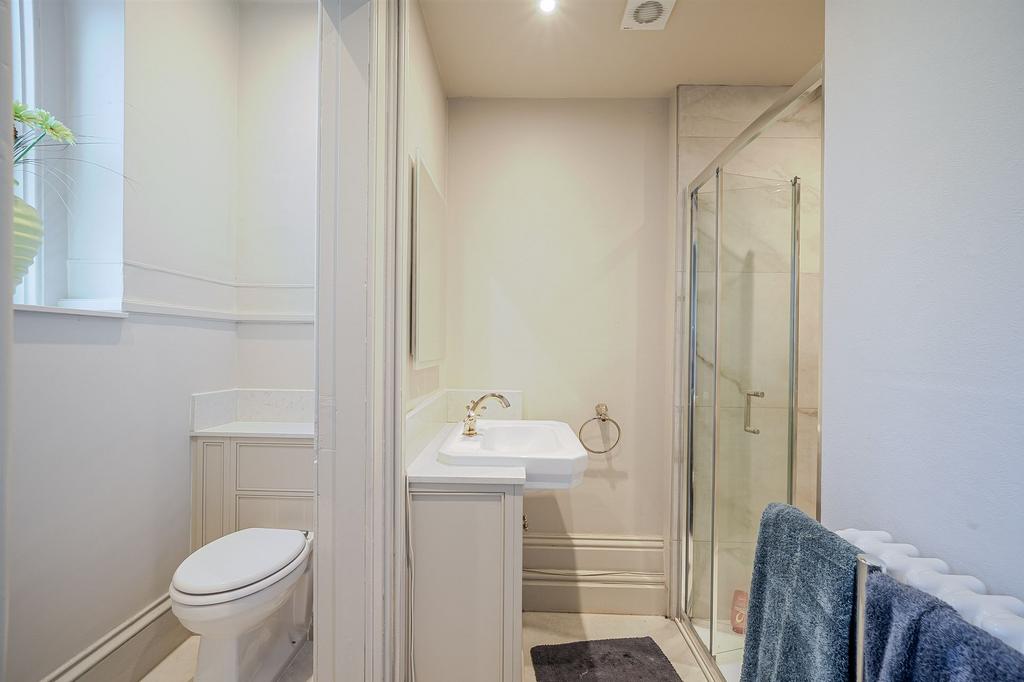 Bed 1 ensuite