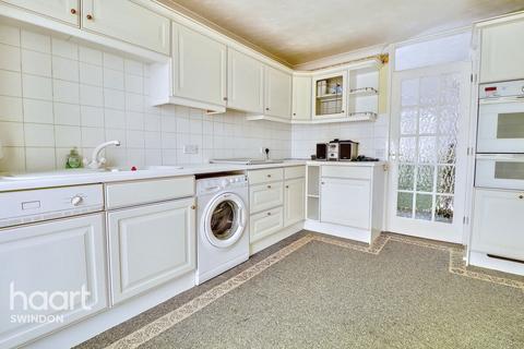 undefined, Beverley, Swindon