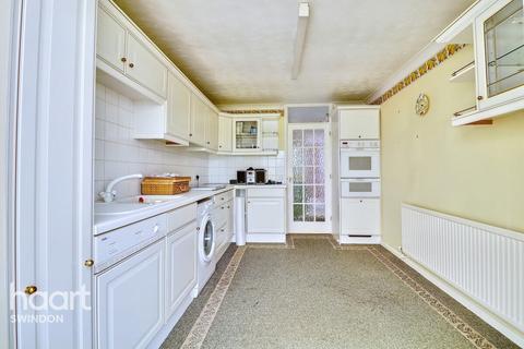 undefined, Beverley, Swindon