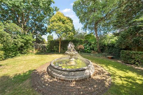 4 bedroom detached house for sale, Ember Farm Avenue, East Molesey, KT8