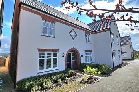 3 bedroom semi-detached house for sale, Meadow Brown Road, Coombe Hill, Tewkesbury