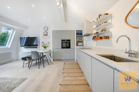 2 bedroom apartment for sale, Rocks Lane , Barnes , London, SW13