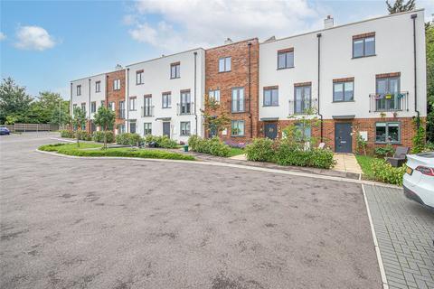 4 bedroom end of terrace house for sale, Leaside Close, Welwyn Garden City, Hertfordshire, AL8