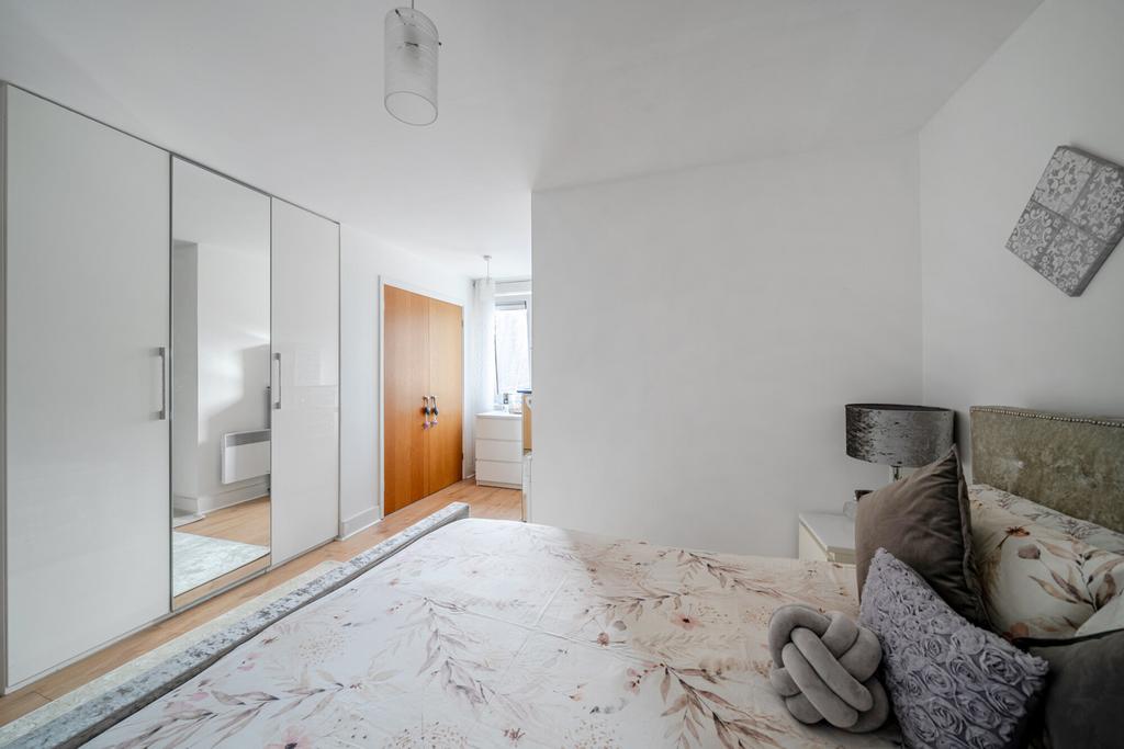 1335194-4-689471a...