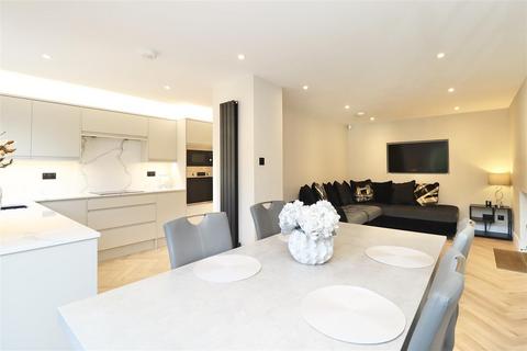 undefined, Hull Road, York YO10