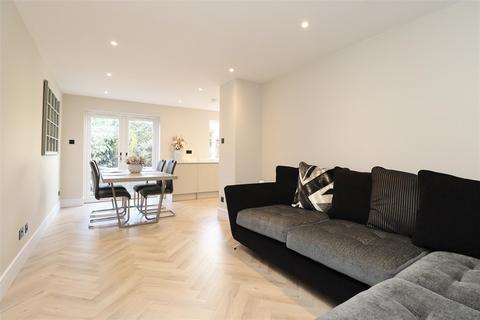 undefined, Hull Road, York YO10