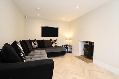 undefined, Hull Road, York YO10