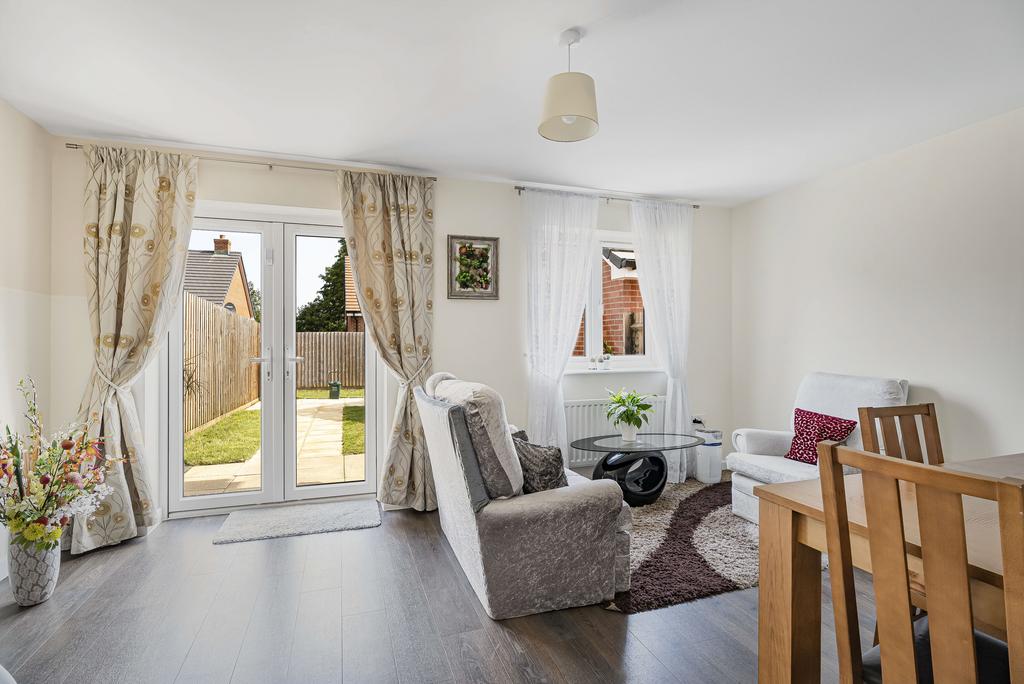 Dining/Sitting Area