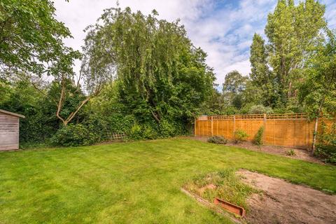 undefined, Waldegrave Gardens, Twickenham, TW1