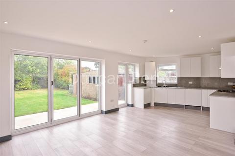 4 bedroom semi-detached bungalow for sale, Oaklands Avenue, Brookmans Park AL9