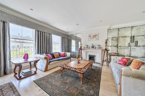 6 Clearwater Place, Long Ditton, Surbiton, KT6 4ET