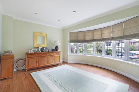 4 bedroom detached house for sale, Stradbroke Grove, Buckhurst Hill, IG9