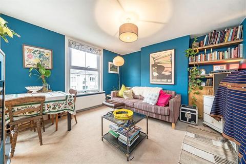 2 bedroom flat for sale, Endwell Road, London SE4