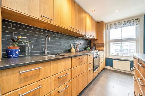 2 bedroom flat for sale, Endwell Road, London SE4